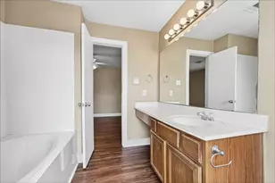 19934 Crested Hill Ln, Cypress, TX 77433 - Photo 11