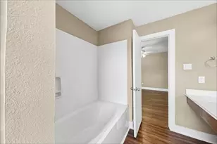 19934 Crested Hill Ln, Cypress, TX 77433 - Photo 11
