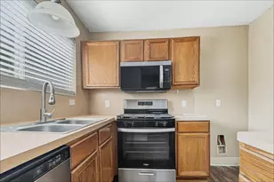 19934 Crested Hill Ln, Cypress, TX 77433 - Photo 3