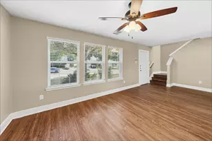 19934 Crested Hill Ln, Cypress, TX 77433 - Photo 7