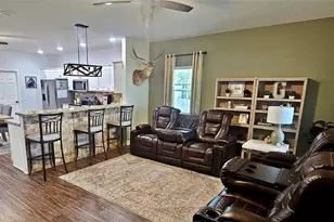 201 Smith St, Columbus, TX 78934 - Photo 3
