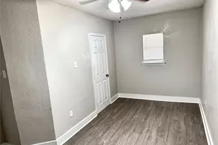 10206 Buena Park Dr, Houston, TX 77089 - Photo 11