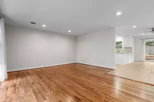 10518 Mayfield Rd, Houston, TX 77043 - Photo 9