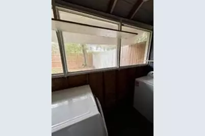 210 E Phillips Street, Conroe, TX 77301 - Photo 9