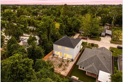 6302 Ezzard Charles Lane #A B, Houston, TX 77091 - Photo 19