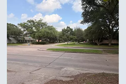 802 Chimney Rock Road, Houston, TX 77056 - Photo 5