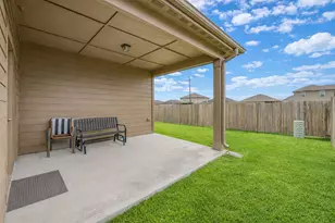 9443 Sky Blue Dr, Rosharon, TX 77583 - Photo 11