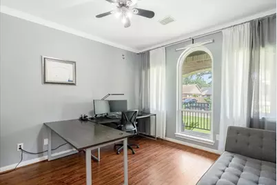 5343 Oak Cove Drive, Houston, TX 77091 - Photo 9