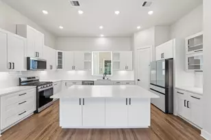 1942 Purswell Rd, Houston, TX 77055 - Photo 1