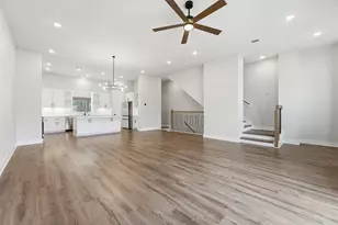 1942 Purswell Rd, Houston, TX 77055 - Photo 17