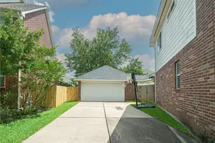 3606 Paluxy Cir, Sugar Land, TX 77459 - Photo 3