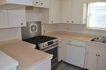 1521 Rutland Street #4, Houston, TX 77008 - Photo 5