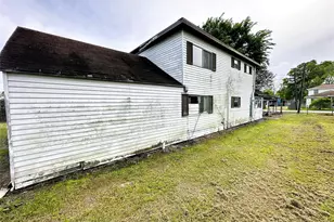 207 S 5th St, Highlands, TX 77562 - Photo 7