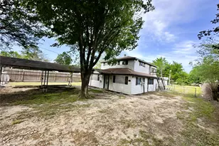207 S 5th St, Highlands, TX 77562 - Photo 11
