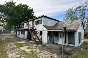 207 S 5th St, Highlands, TX 77562 - Photo 5