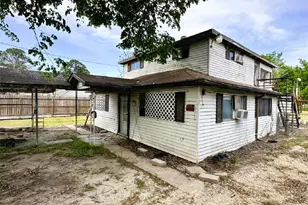 207 S 5th St, Highlands, TX 77562 - Photo 3