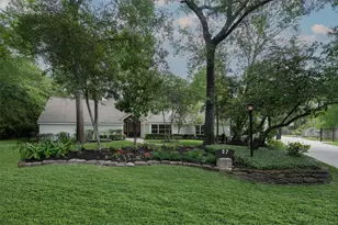 27 W Shaker Ct, The Woodlands, TX 77380 - Photo 1