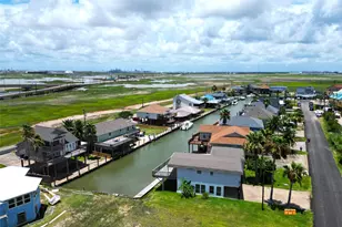 24 Kingfish Ln, Freeport, TX 77541 - Photo 9