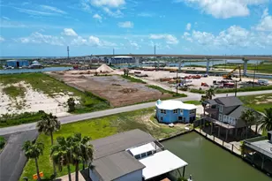 24 Kingfish Ln, Freeport, TX 77541 - Photo 7