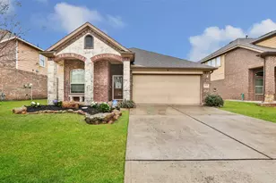 6715 Hunters Trace Ln, Baytown, TX 77521 - Photo 1