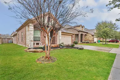 6715 Hunters Trace Lane, Baytown, TX 77521 - Photo 3