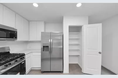 13507 Bay Springs Dr, Conroe, TX 77303 - Photo 11