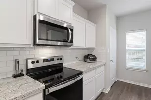 562 Momma Bear Dr, College Station, TX 77845 - Photo 9