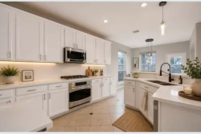 302 Trillium Drive, Sugar Land, TX 77479 - Photo 9