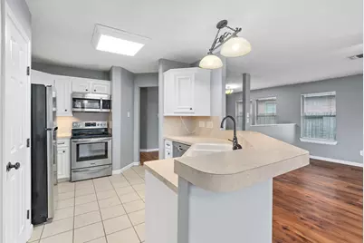 139 Horn Court, Baytown, TX 77523 - Photo 7