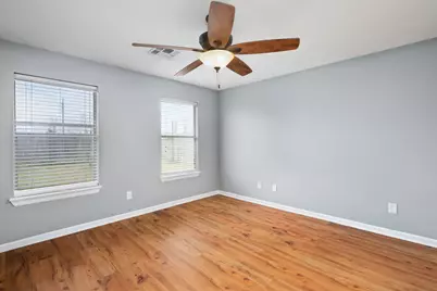 139 Horn Court, Baytown, TX 77523 - Photo 11