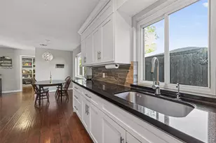 1426 Heathwood Dr, Houston, TX 77077 - Photo 23