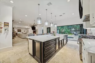 10611 Tarrington Dr, Houston, TX 77024 - Photo 9