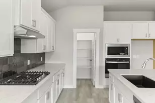 19214 Trinity Ter Ln, Spring, TX 77379 - Photo 3