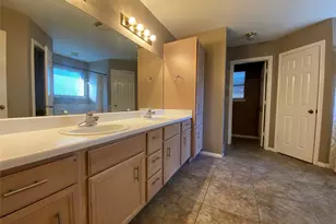 1221 Shadowlake Dr, Sealy, TX 77474 - Photo 9