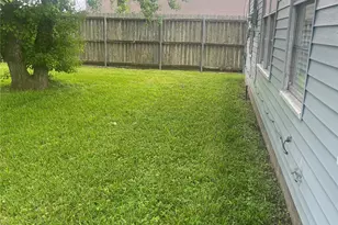 102 Forest Oaks Ln, Lake Jackson, TX 77566 - Photo 15