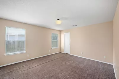 9106 Laguna Rio, San Antonio, TX 78251 - Photo 3