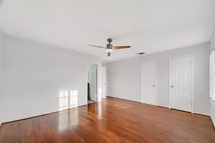 7505 Memorial Woods Dr, Houston, TX 77024 - Photo 19