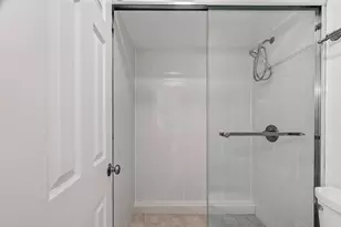 7505 Memorial Woods Dr, Houston, TX 77024 - Photo 27