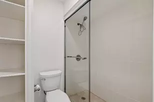 7505 Memorial Woods Dr, Houston, TX 77024 - Photo 21