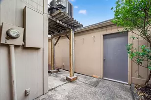 7505 Memorial Woods Dr, Houston, TX 77024 - Photo 31