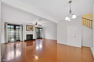 7505 Memorial Woods Dr, Houston, TX 77024 - Photo 7