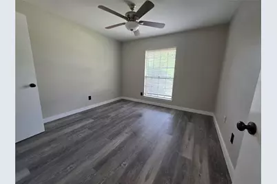 12740 Shannon Hills Drive, Houston, TX 77099 - Photo 9