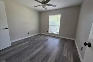 12740 Shannon Hills Dr, Houston, TX 77099 - Photo 9