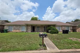 12740 Shannon Hills Dr, Houston, TX 77099 - Photo 1