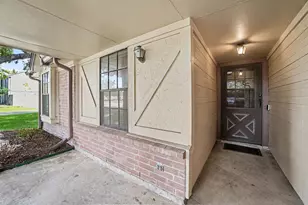 10038 Wayward Wind Ln, Houston, TX 77064 - Photo 5