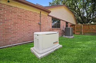 10038 Wayward Wind Ln, Houston, TX 77064 - Photo 33