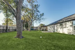 5874 Belcrest St, Houston, TX 77033 - Photo 23