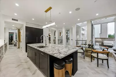 45 Briar Hollow #6, Houston, TX 77027 - Photo 13