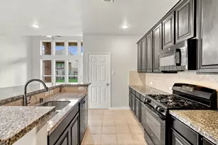 632 Kickapoo Ct, Webster, TX 77598 - Photo 9