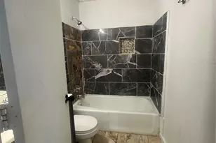 9113 Oak Knoll Ln, Houston, TX 77078 - Photo 17